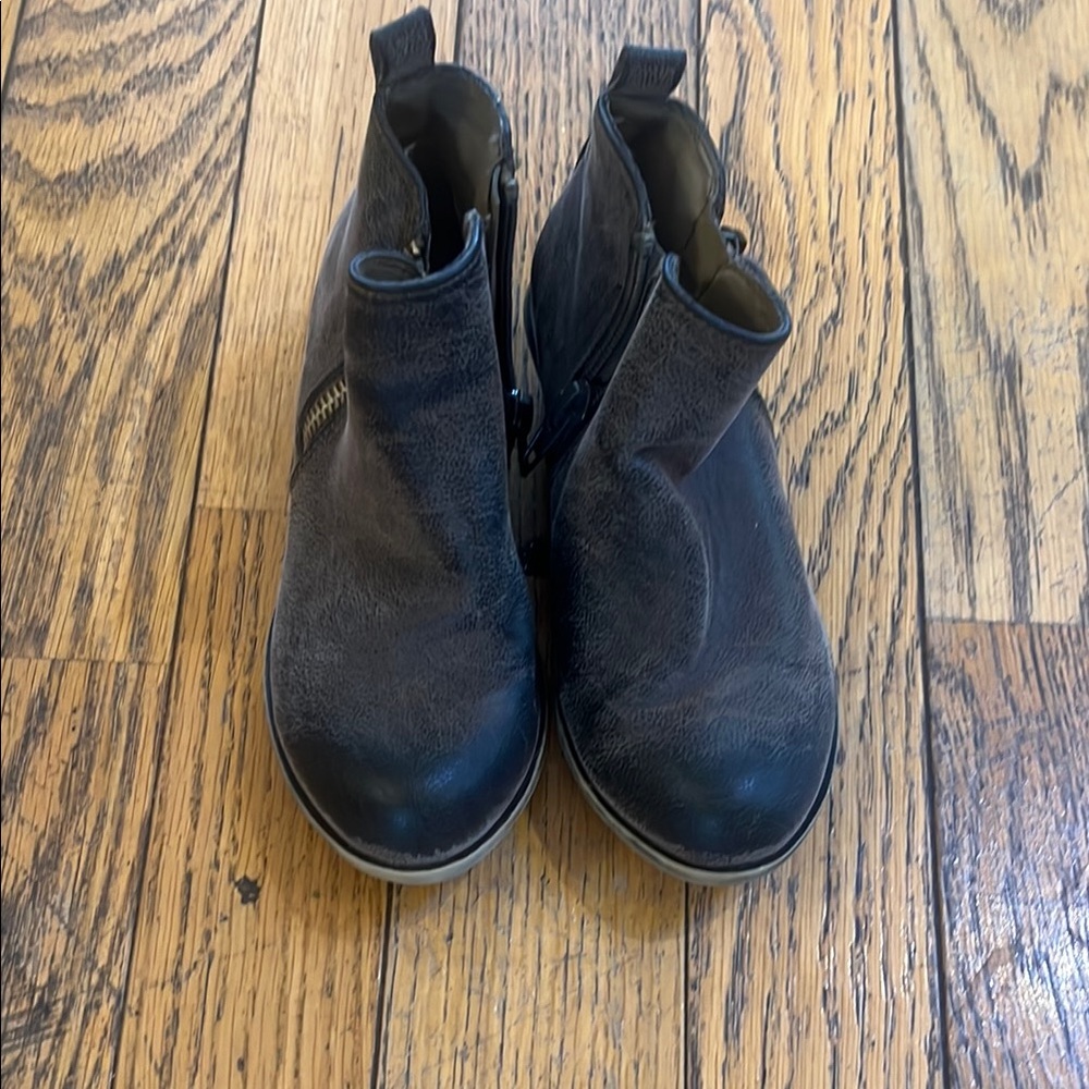 No Call Brown Leather Ankle Boots